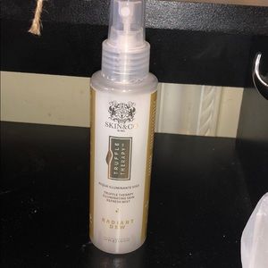 Truffle therapy illuminating skin refresh mist